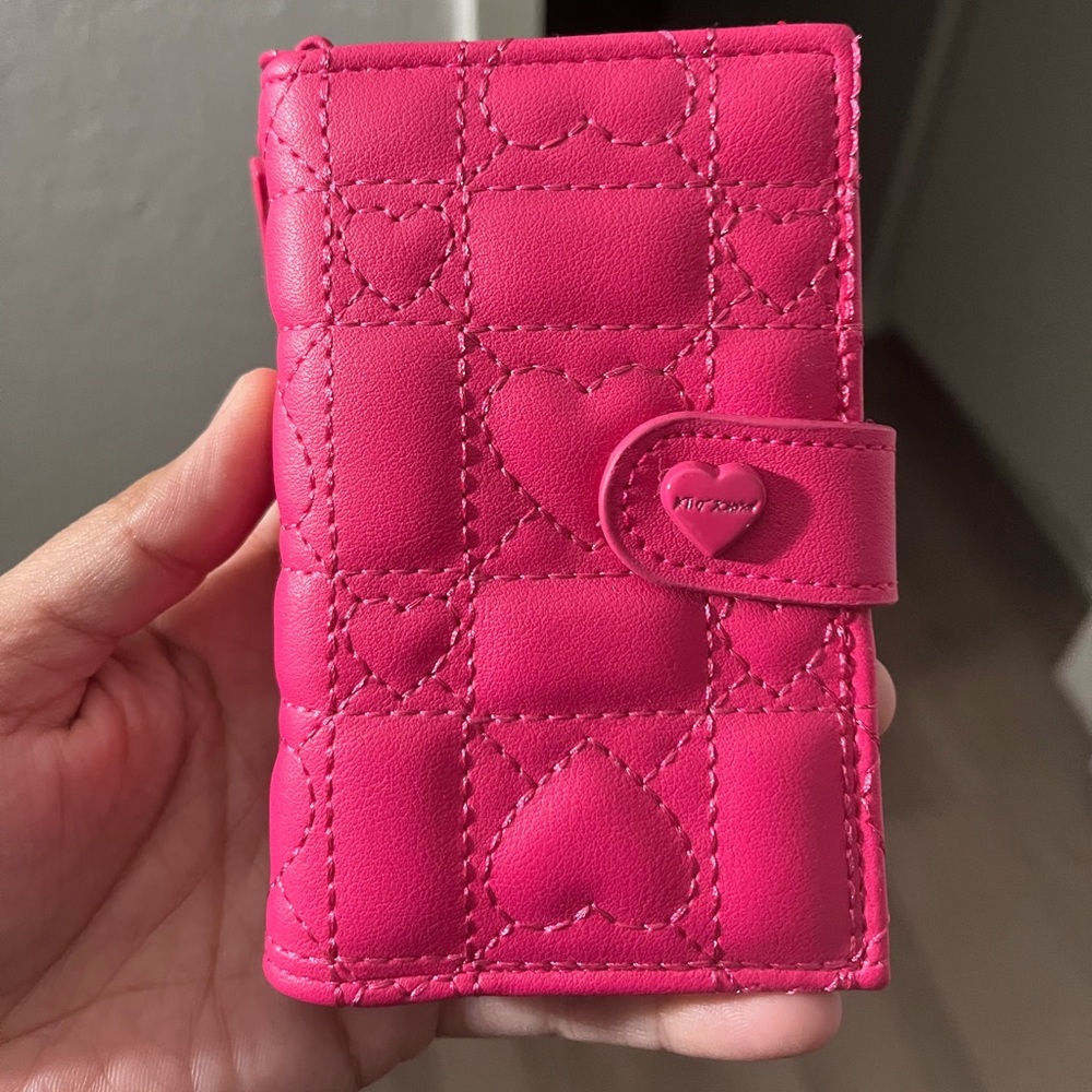 Quilted heart wallet